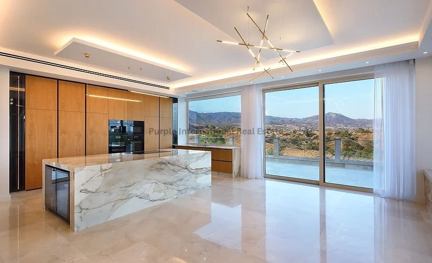 5 bedrooms Villa in Parekklisia, Limassol, Cyprus No. 37468
