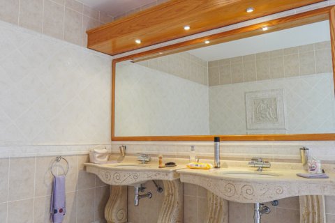 5 bedrooms Villa in Alethriko, Larnaka, No. 49242 24