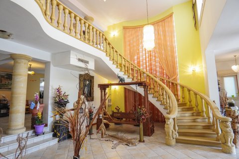 5 bedrooms Villa in Alethriko, Larnaka, No. 49242 9