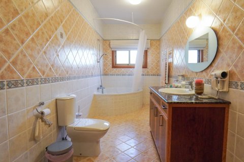 5 bedrooms Villa in Alethriko, Larnaka, No. 49242 19