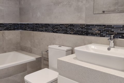 3 bedrooms Apartment in Paphos,  No. 49243 7