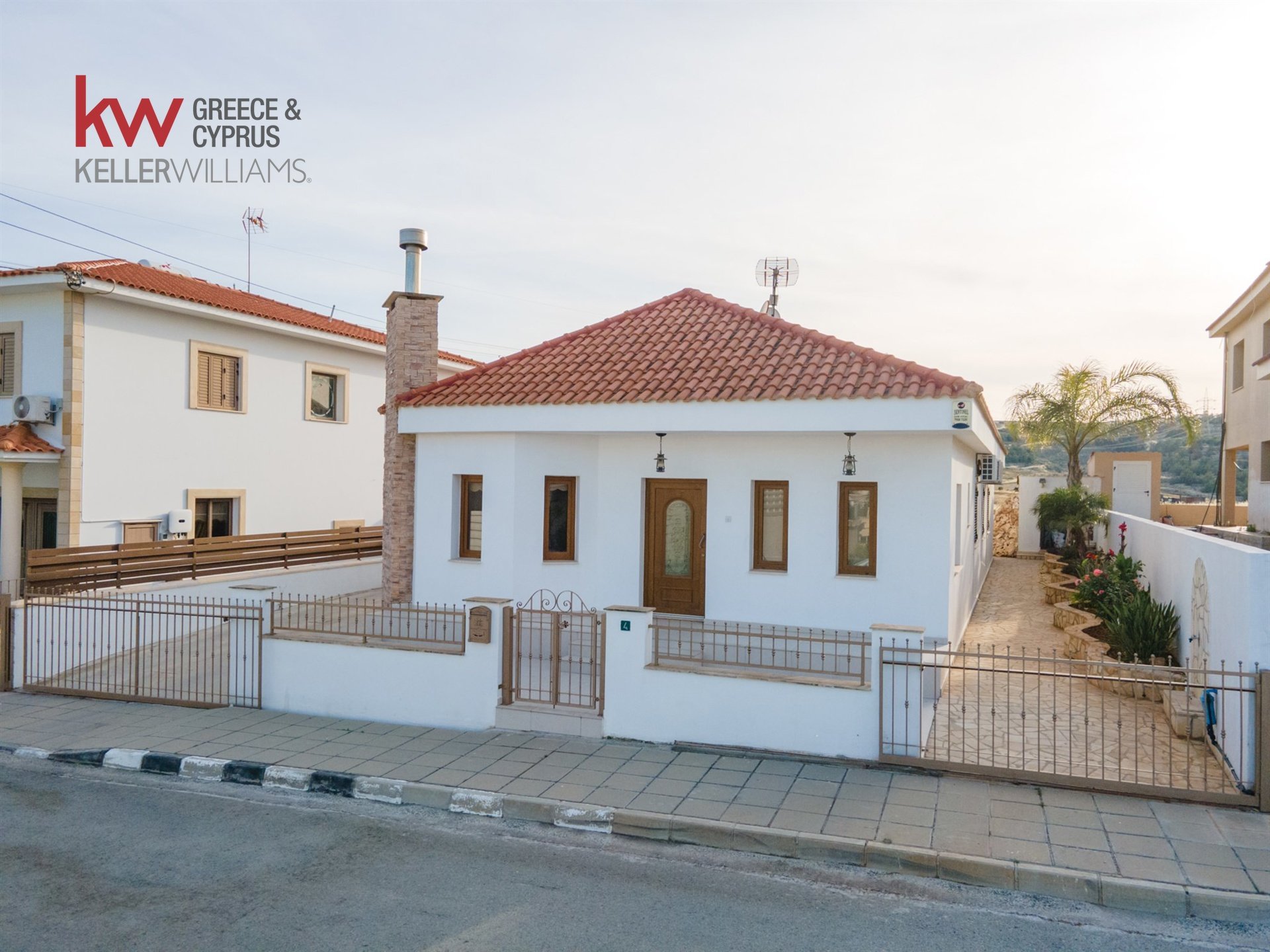 3 bedrooms Bungalow in Pyla, Larnaka, Cyprus No. 52287