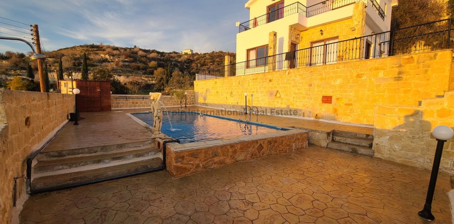4 bedrooms Villa in Tsada, Paphos,  No. 39373