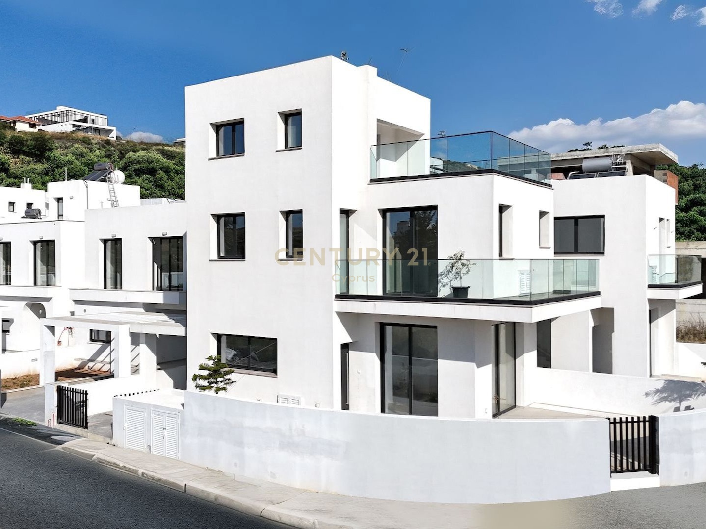 3 bedrooms Villa in Agios Athanasios, Limassol, Cyprus No. 34228