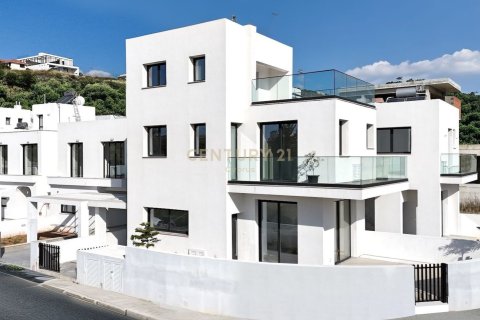 3 bedrooms Villa in Agios Athanasios, Limassol,  No. 34228 2