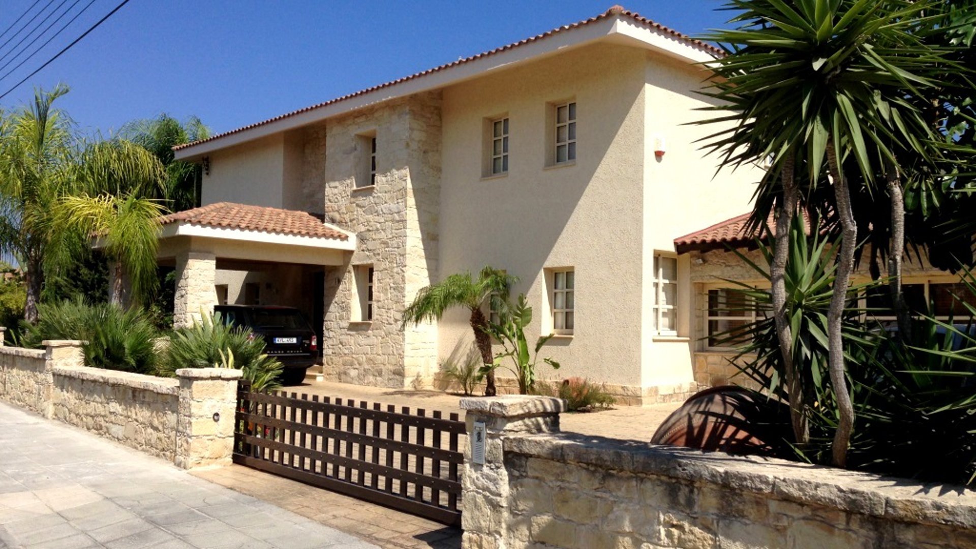 4 bedrooms Villa in Limassol, Cyprus No. 25597