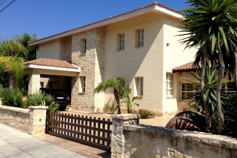 4 bedrooms Villa in Limassol, Cyprus No. 25597