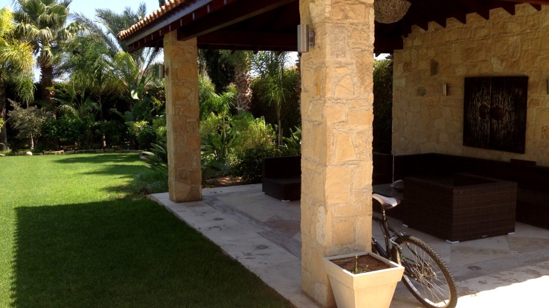 4 bedrooms Villa in Limassol, Cyprus No. 25597