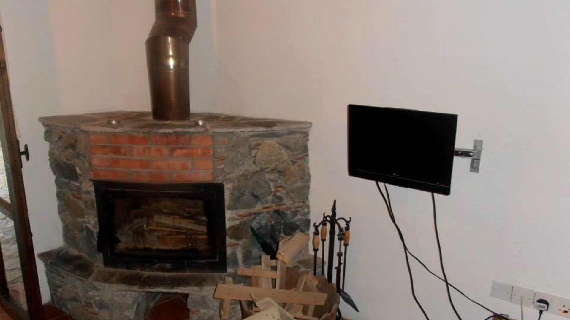 3 bedrooms Villa in Troodos, Limassol, Cyprus No. 25598