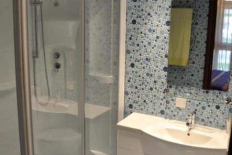 3 bedrooms Apartment in Limassol,  No. 38419 7