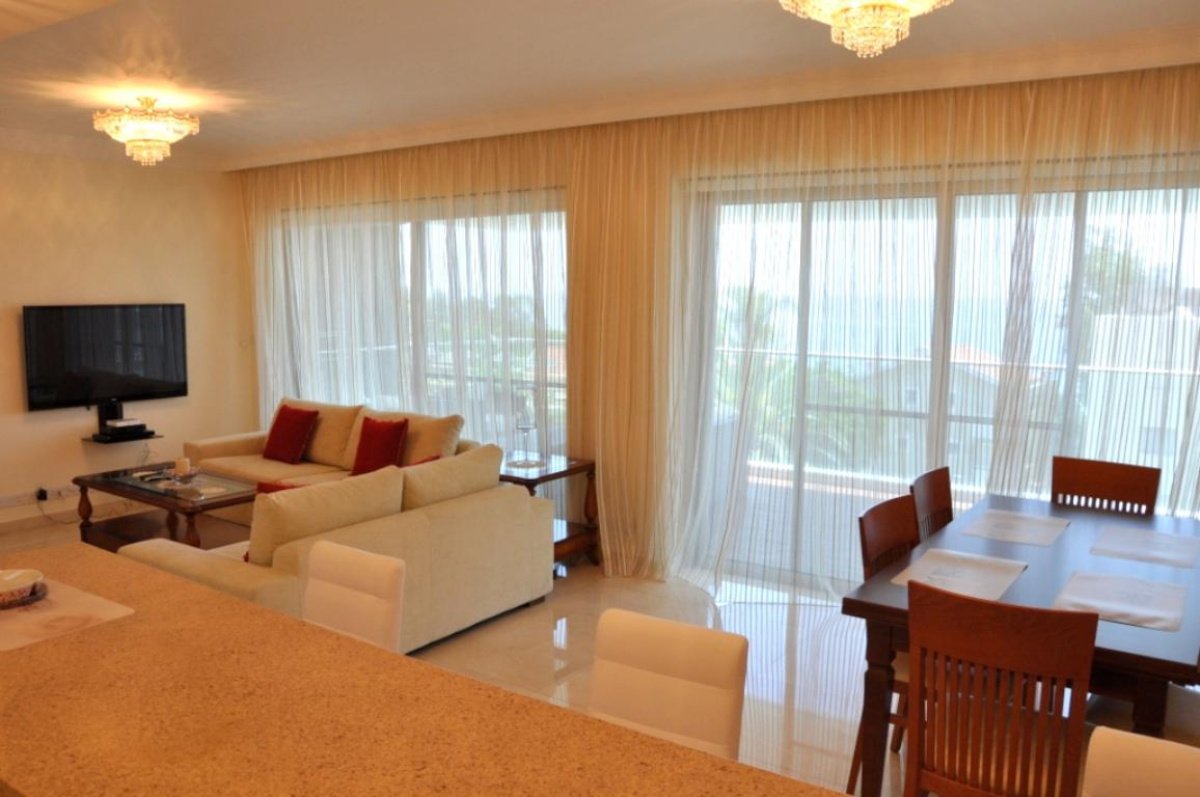 3 bedrooms Apartment in Limassol, Cyprus No. 38419