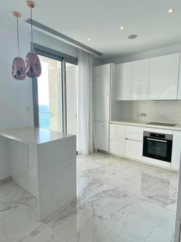 3 dormitorios Apartamento en Limassol, Chipre No. 38421