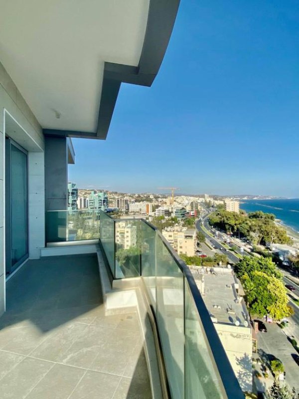 3 dormitorios Apartamento en Limassol, Chipre No. 38421