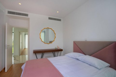 4 bedrooms Townhouse in Limassol,  No. 38423 9