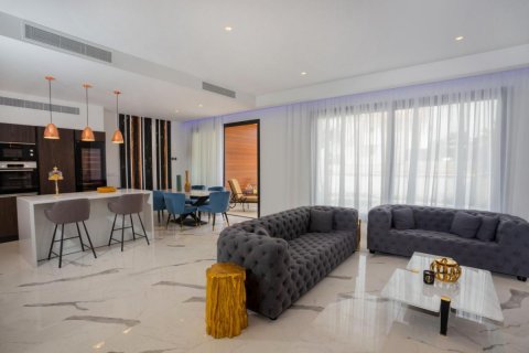 4 bedrooms Townhouse in Limassol,  No. 38423 2