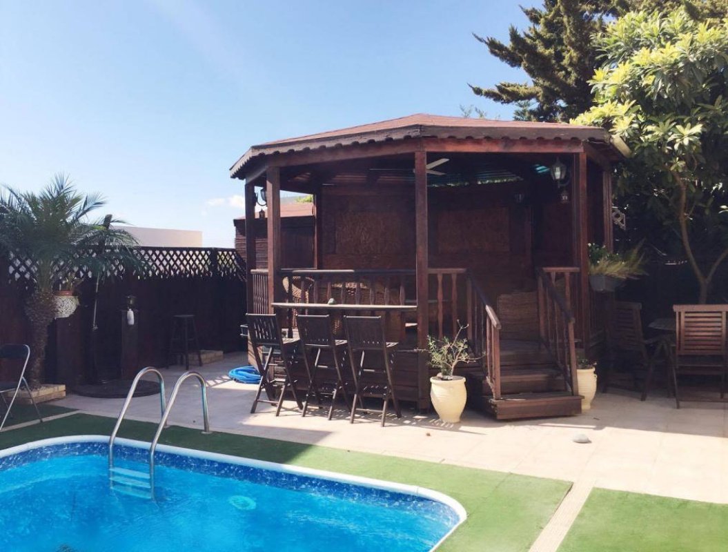 5 bedrooms Villa in Limassol, Cyprus No. 38418