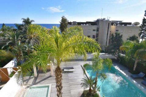 4 bedrooms Apartment in Limassol,  No. 38420 11