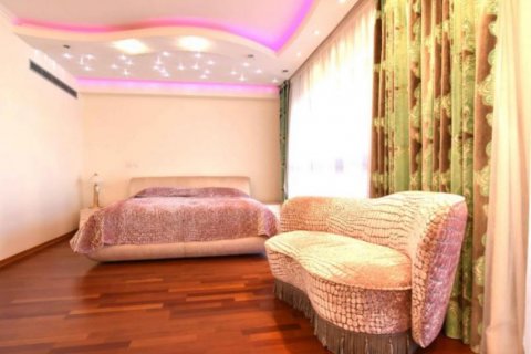 4 bedrooms Apartment in Limassol,  No. 38420 6