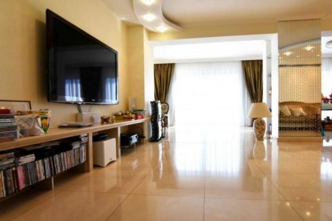 4 bedrooms Apartment in Limassol,  No. 38420 4
