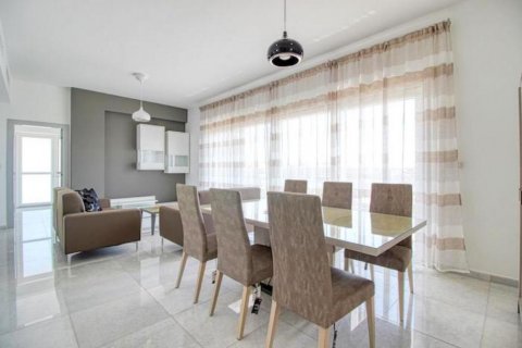 3 bedrooms Apartment in Limassol,  No. 38598 4