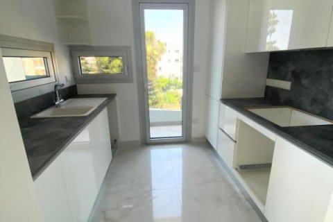 3 bedrooms Apartment in Limassol,  No. 38596 4
