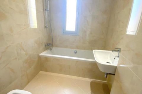 3 bedrooms Apartment in Limassol,  No. 38596 8