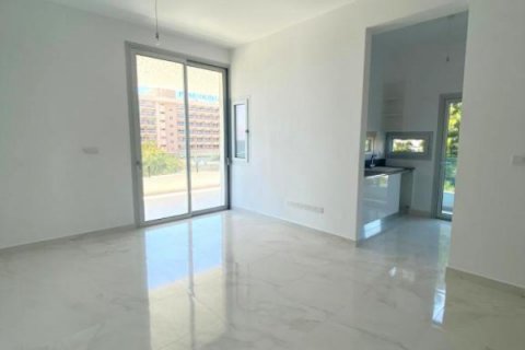 3 bedrooms Apartment in Limassol,  No. 38596 2