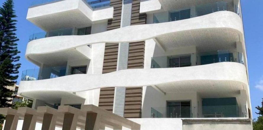 3 bedrooms Apartment in Limassol,  No. 38596