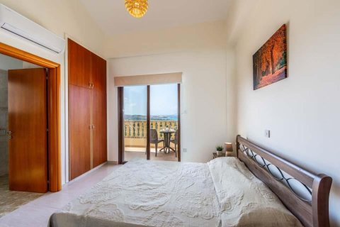 4 bedrooms Villa in Coral Bay, Pegeia, Paphos, No. 41038 8