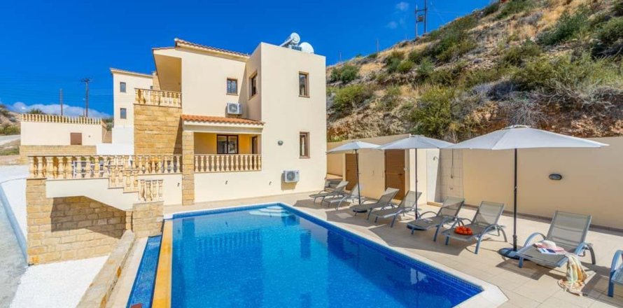 3 bedrooms Villa in Coral Bay, Pegeia, Paphos, No. 41039