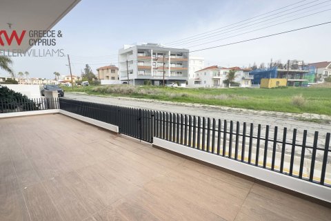 3 bedrooms Apartment in Larnaka, No. 39684 13