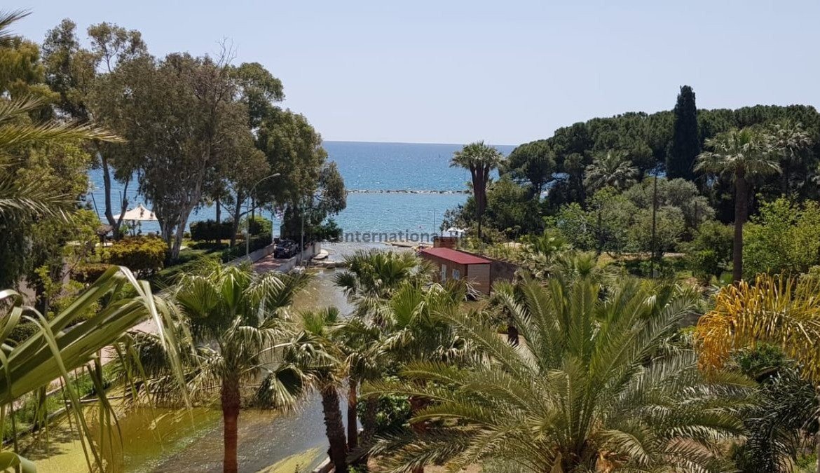 3 dormitorios Apartamento en Germasogeia, Limassol, Chipre No. 7629