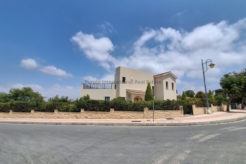 3 bedrooms Villa in Paphos,  No. 57259 16
