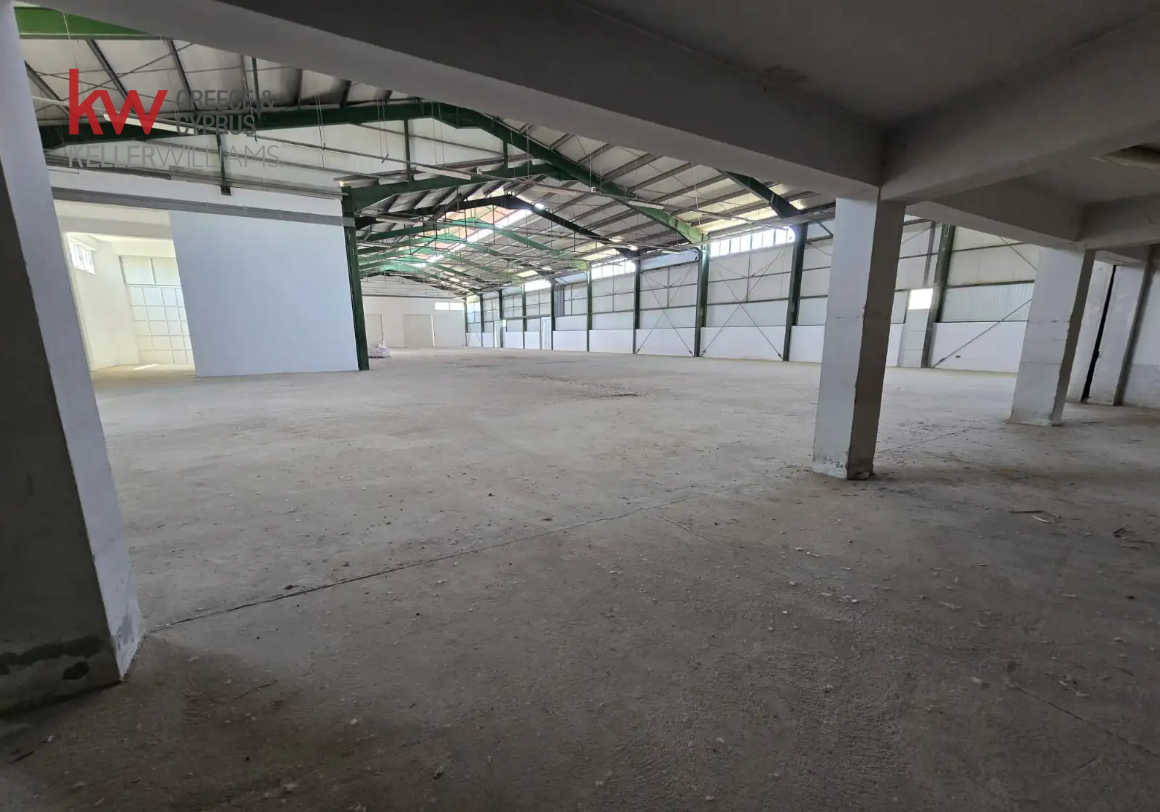 2300m2 Almacén en Larnaka, Chipre No. 51936
