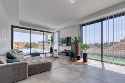 6 bedrooms Villa in Aradippou, Larnaka,  No. 51940 3