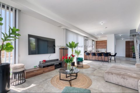 6 bedrooms Villa in Aradippou, Larnaka,  No. 51940 29