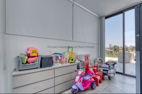 6 bedrooms Villa in Aradippou, Larnaka,  No. 51940 28