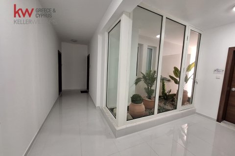 2 bedrooms Apartment in Larnaca, Larnaka,  No. 39714 17