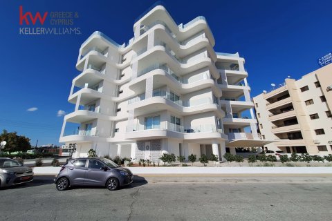 2 bedrooms Apartment in Larnaca, Larnaka,  No. 39714 4