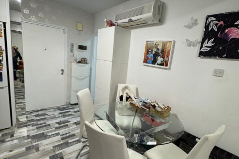 3 bedrooms Apartment in Livadia, Nicosia,  No. 39711 5