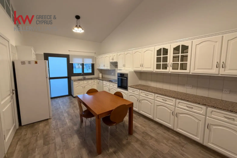 4 bedrooms Apartment in Strovolos, Nicosia,  No. 39712 9