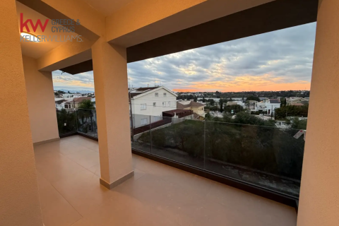 4 bedrooms Apartment in Strovolos, Nicosia,  No. 39712 2