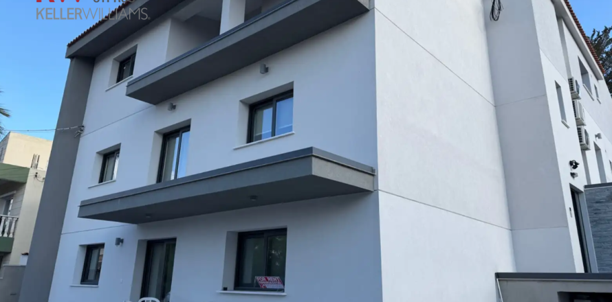 4 bedrooms Apartment in Strovolos, Nicosia,  No. 39712