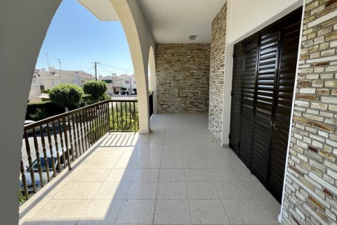 3 bedrooms Townhouse in Larnaca, Larnaka,  No. 56356