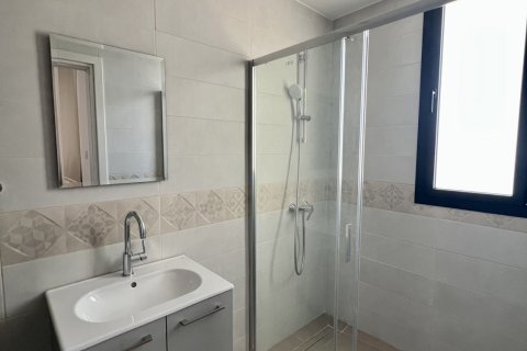 2 bedrooms Apartment in Larnaca, Larnaka,  No. 56355 17