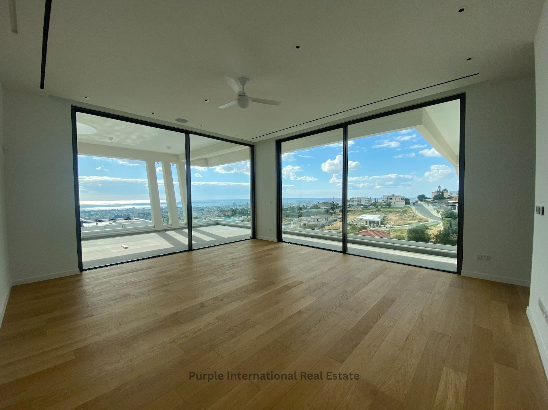 6 bedrooms Villa in Germasogeia, Limassol, Cyprus No. 35963