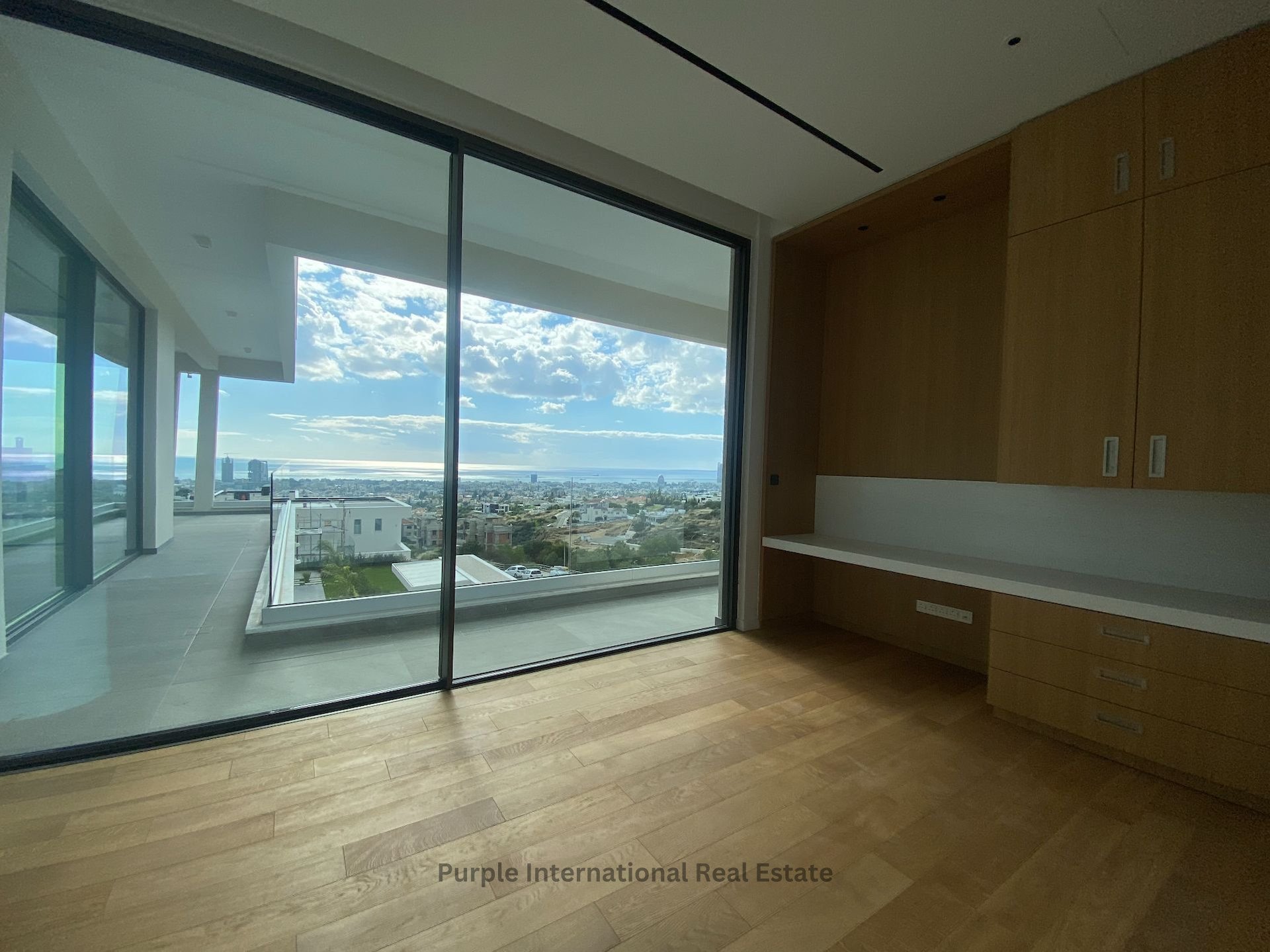 6 bedrooms Villa in Germasogeia, Limassol, Cyprus No. 35963