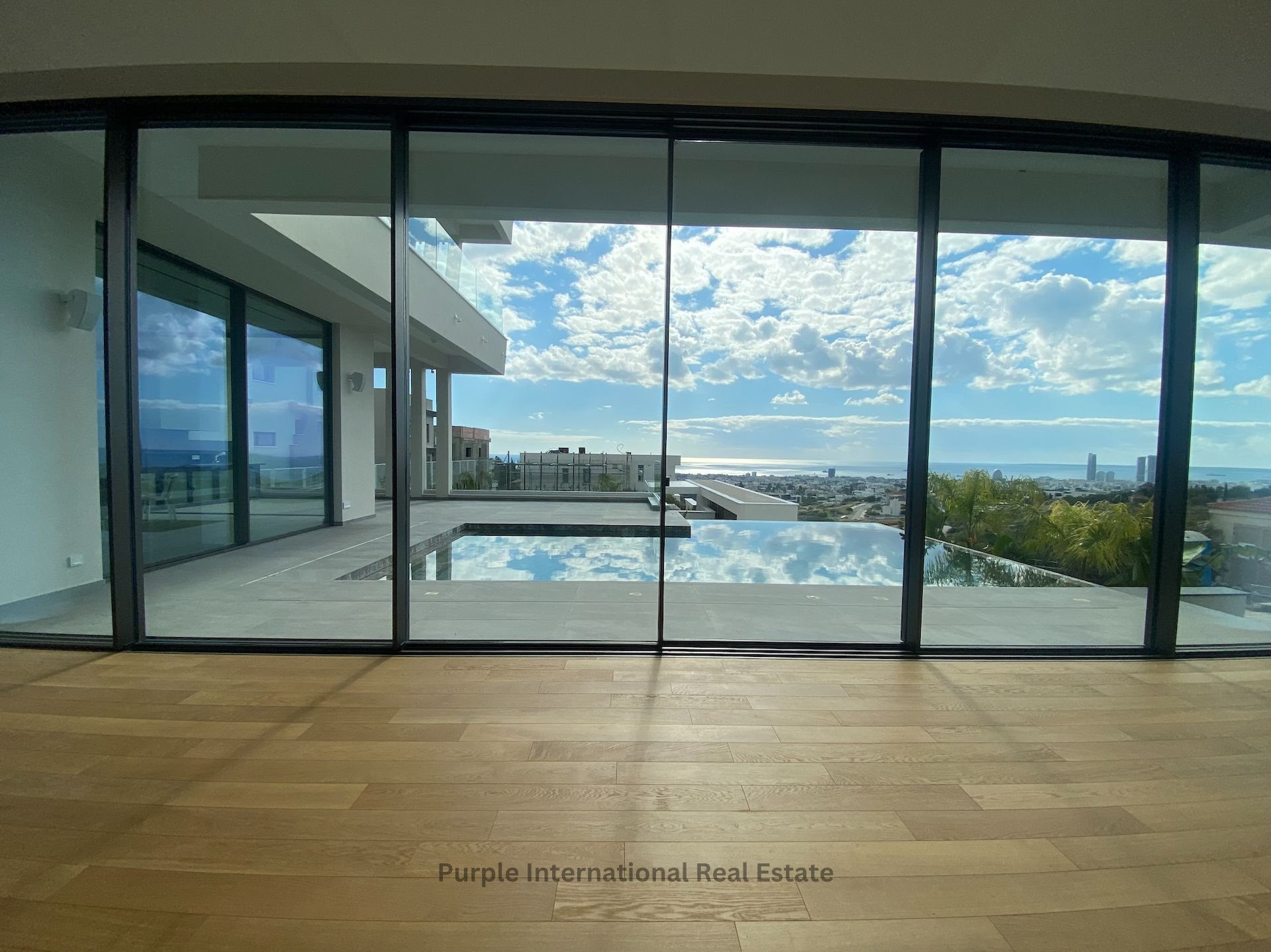 6 bedrooms Villa in Germasogeia, Limassol, Cyprus No. 35963