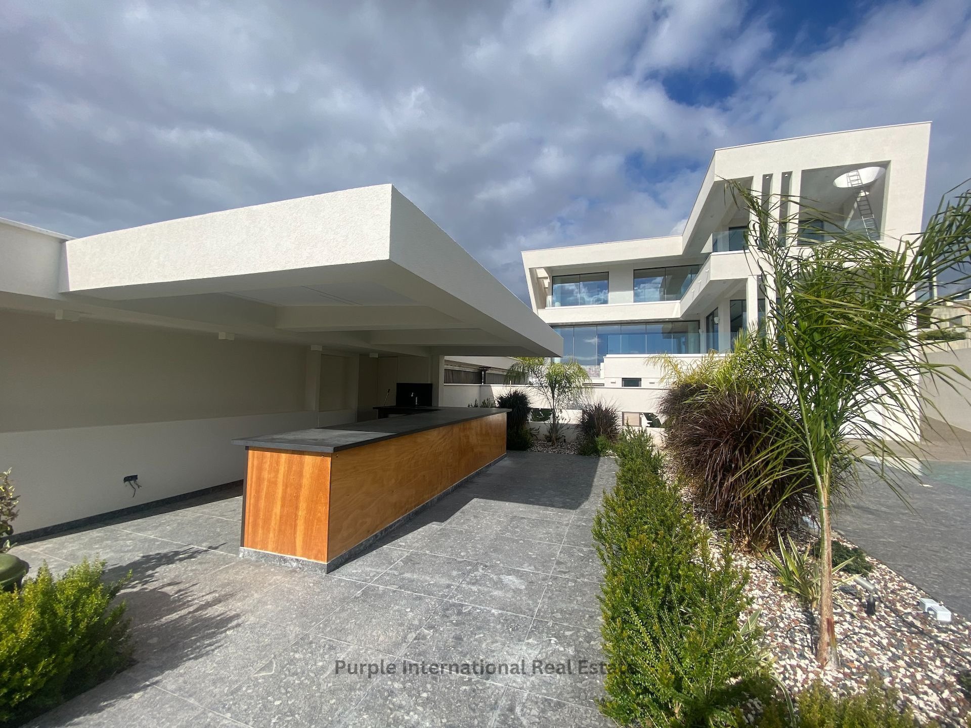6 bedrooms Villa in Germasogeia, Limassol, Cyprus No. 35963