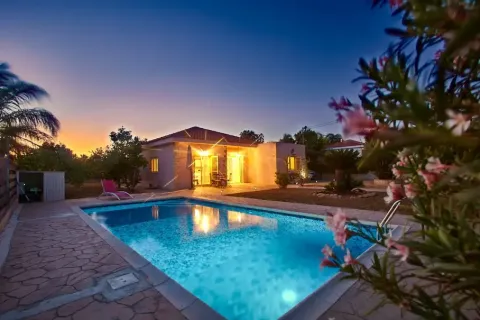 3 bedrooms Villa in Limassol, Cyprus No. 4935
